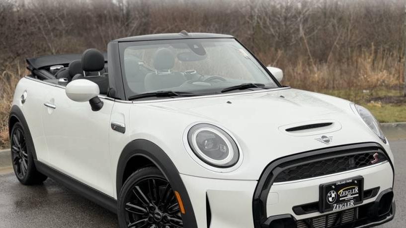 MINI COOPER CONVERTIBLE 2024 WMW43DL06R3R78958 image